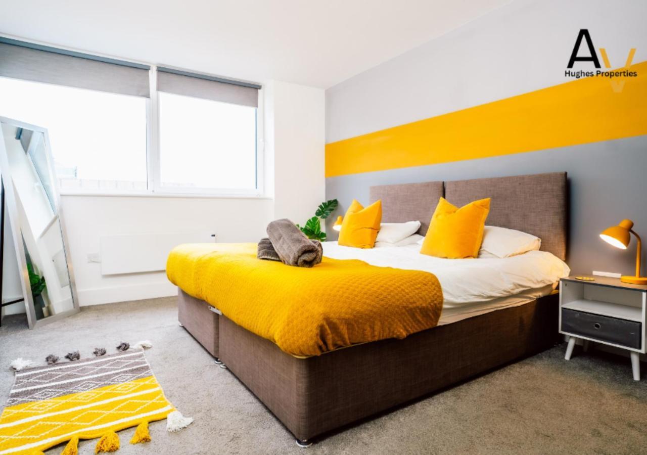 Stylish One-Bedroom Apartment - Free Wi-Fi, 4 Mins From Station, Perfect For Business Stays By Av Hughes Properties 米尔顿凯恩斯 外观 照片